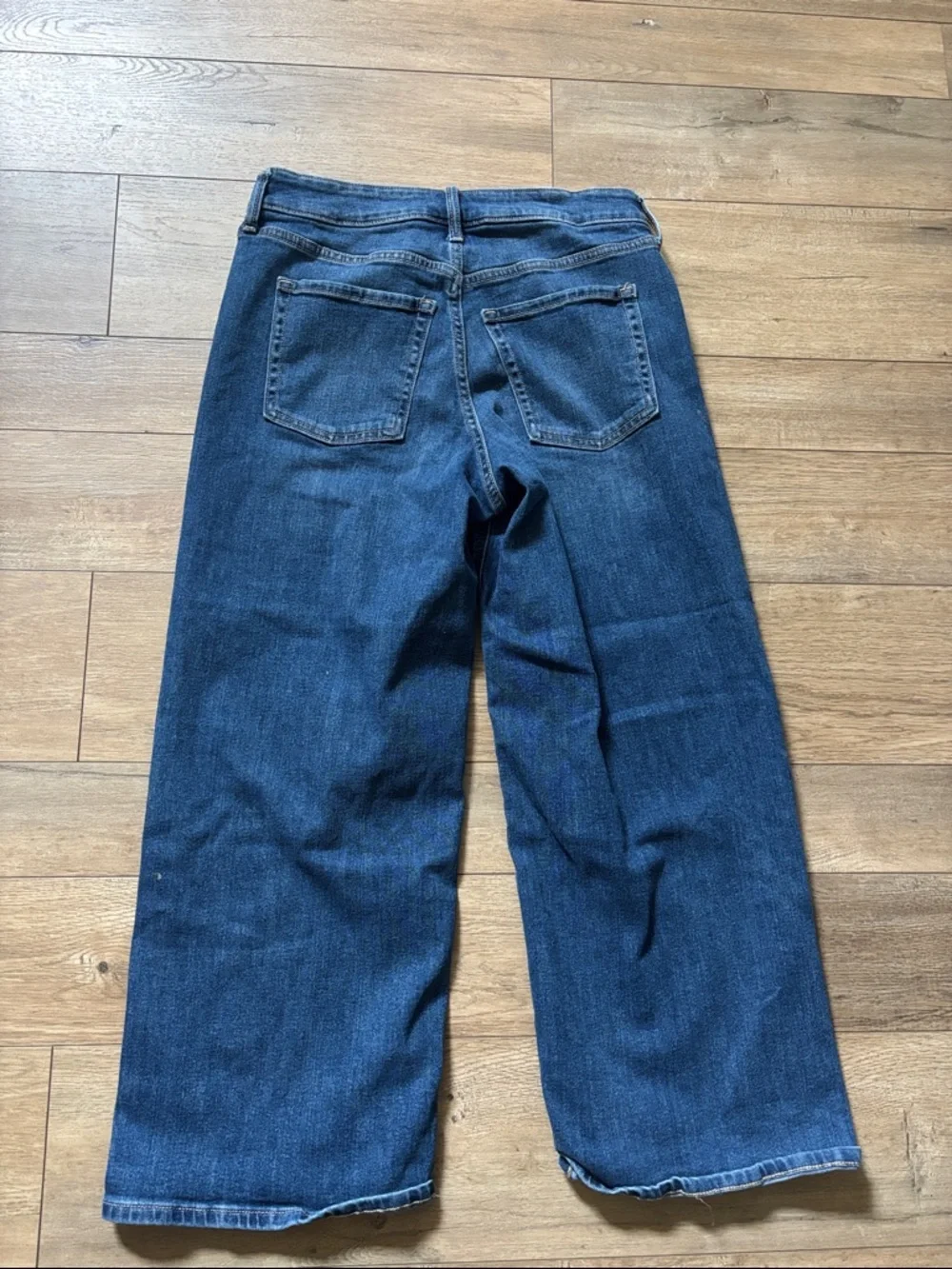 Old Navy Wide-Leg Jeans in Dark Blue Denim Cropped 4 - Picture 3 of 3